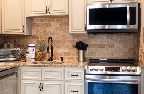 Gillespie Park Apartment | Sarasota Downtown Pet-Friendly 1BD/1BA-Lido Beach