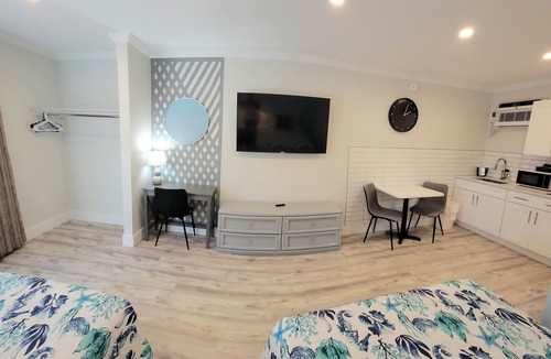 Treasure Island Hotel | Satellite Motel - The Hideaway 125