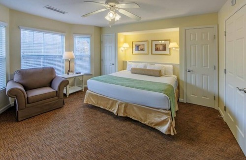 South Lee Hotel | Scenic Escape: Full Kitchen, Pools, Game Room & Outdoor Fun