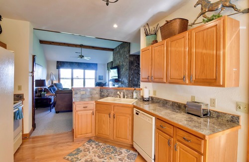 Mountain Air Condo | Scenic Views & Trail Access! Blue Ridge Mtns Condo