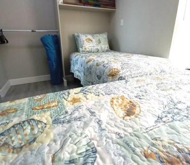 Naples Park Apartment | SEA LA VIE COZY BEACH HOME ON 500 BLOCK, Walk to beach only half mile away, SLEEPS 6