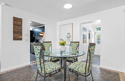 Anona House | Sea La Vie - Family Fun - 9 Min to Beach
