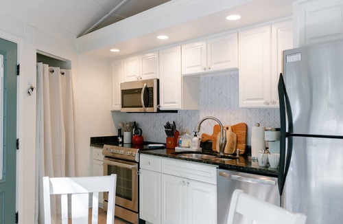 Oceanside Cottage | Sea Pines cottage dream, 5-minute walk to beach, pool, pet friendly