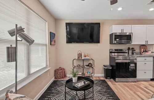 El Centro Beach House | Sea Sound Escape 10 Min Walk To Beach, Frank Brown