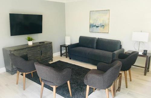 Central Beach Hotel | Sea Turtle Inn