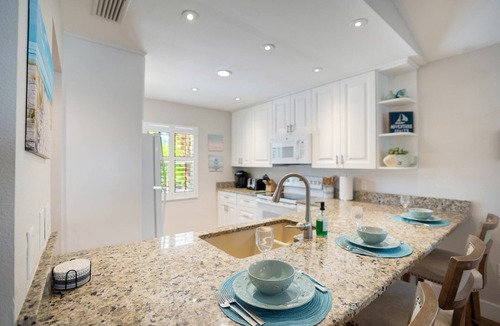 South Sarasota House | SeaGlass: New Renovation Sleep 12 Hot tub, Pool