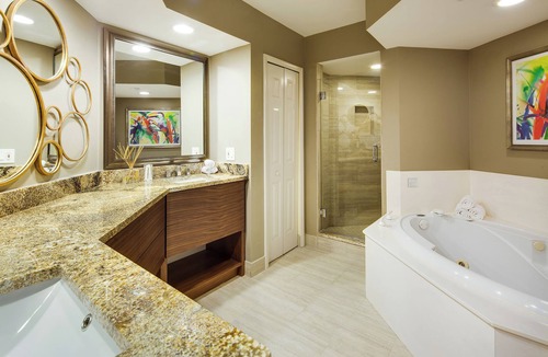 South Island Hotel | Seaside Escape! Cozy Unit w/Pool & Beach Access!