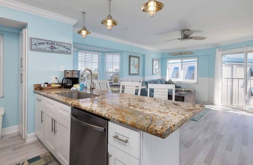 Tavernier Condo | Seaside Escape with Luxe Interior and Ocean Views
