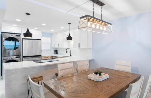 Satellite Beach Condo | Seaside Luxury Penthouse W/Heated Pool + Stunning Ocean Views 🌊