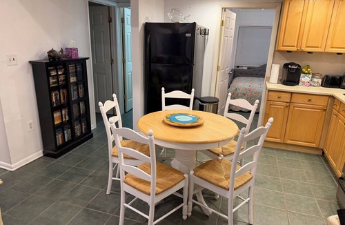 Beach Haven Apartment | Seasonal rental- pet friendly 2 bedroom apt in Beach Haven - AC & washer/dryer