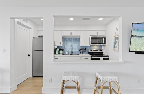 Isles of Capri House | Seasonal Waterfront Retreat – 2 Bedroom Duplex on the Isles of Capri