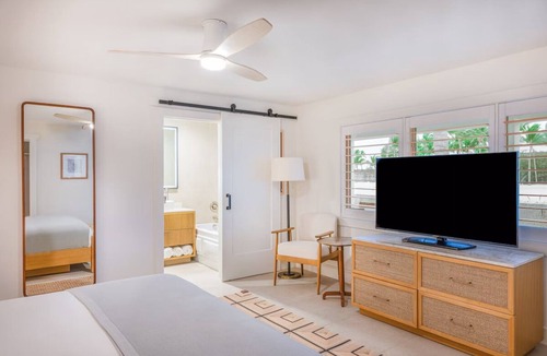 Islamorada Hotel | Seaview Kitchen Pool Gym | 4 mi to Theater Sea | Swim with Dolphins