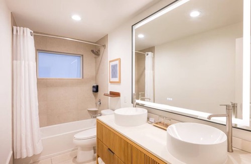 Islamorada Hotel | Seaview Kitchen Pool Gym | 4 mi to Theater Sea | Swim with Dolphins
