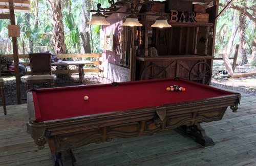 Sebring Cabin | Sebring Florida Best Kept Secret "Cracker Hammock Log Cabin"