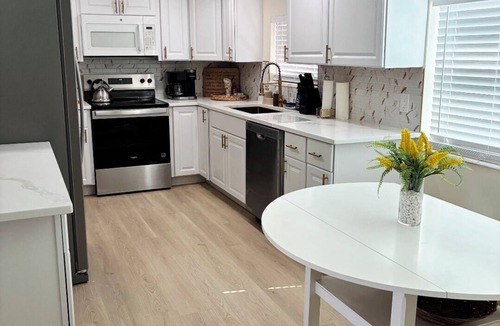 Sebring House | SEBRING OASIS-PRIME LOCATION-MINS TO DINING,SHOPPING,HOSPITAL 12 MILES TO TRACK
