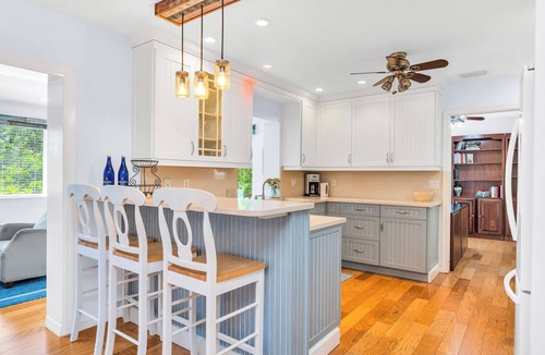 Jupiter House | Secluded 3BR Oasis w/Pool on the River w/Kayaks
