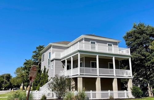 Villas House | SECLUDED BEACH ACCESS & NJ TAX FREE! Sunsets and bay views are just the start!