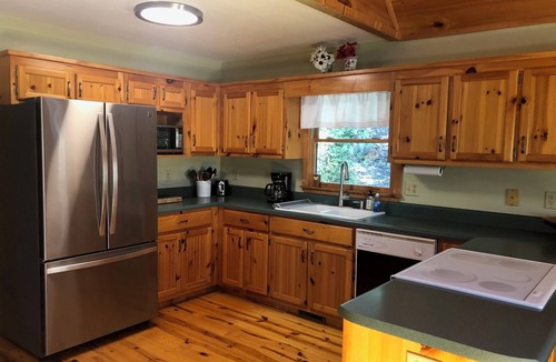 Hiawassee Cabin | Secluded cabin, hot tub, layered mountain view, gameroom, Hiawassee, GA!