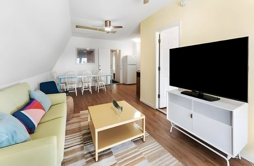 Little Torch Key Hotel | Secluded Little Torch Key Retreat w/Kitchen, Breakfast, Private Beach & Pool