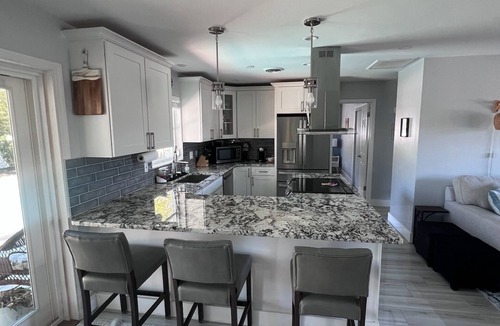 South Gate Ridge House | Serene 3-bedroom oasis in quiet neighborhood near the beach