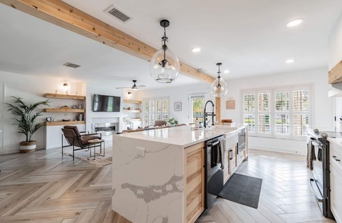 Carrollwood House | Serene and private "Paradise Palms" with Pool near Lake Carroll Park