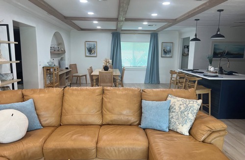 Fort Myers House | Serene vacation home, with gorgeous sunsets and sunrise.