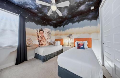 Bay Lake House | Serene Vibrant 4 Bdrm Villa with Games Room at Encore