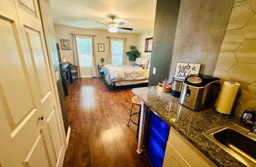 Lutz House | Serenity Gardens private guest suite in Historic Lutz