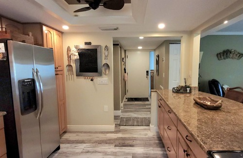 Siesta Key Condo | Serenity @ Midnight Pass Inlet 28' Boat Dock/Fishing, 5 Min Beach Walk & More!