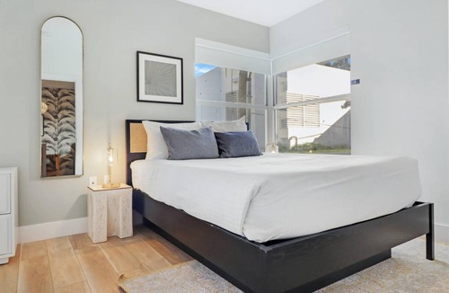 Bayshore Hotel | Sextant The Carmela One Block From Beach 1 Bed 1 Bath