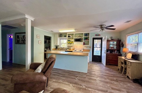 Ocean Ridge House | SHELL SHOCKED “GOLF CART AVAIL. inquire" FIRE PIT - DOG FRIENDLY - BEACH GETAWAY