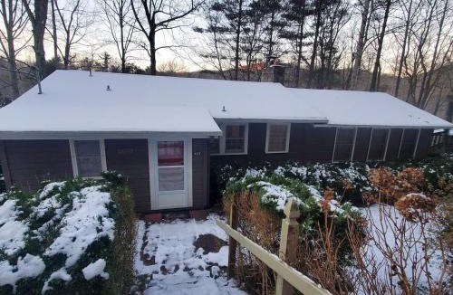 Gerton House | Shiners Hideaway - Cozy Cabin with Trails & Family Memories
