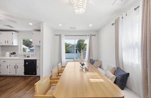 Town Bank House | Shore Retreat: 5 Bd home with alfresco living, hot tub, firepit, BBQ and games
