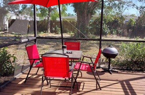 Venice Gardens House | Short Term Housing or Vacation, Near Beach, Food & Shopping, Fenced, Pet Welcome