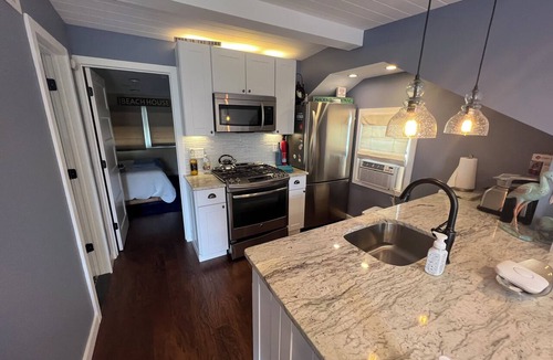 Ortley Beach Apartment | Short Term Rental: Charming 1-bedroom apartment in Seaside Park with WiFi, AC
