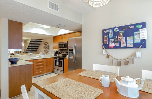 Siesta Key Condo | Siesta Bayside 3BR Villa: Rare, Spacious Layout, Pickleball, Heated Pools, & Private Beach Access