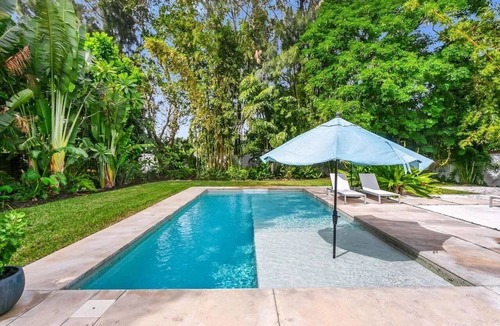 Southgate House | Siesta Home, A Serene Retreat