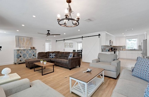 Siesta Key Village House | Siesta Home with Pool & Waterslide - Sunset Splash