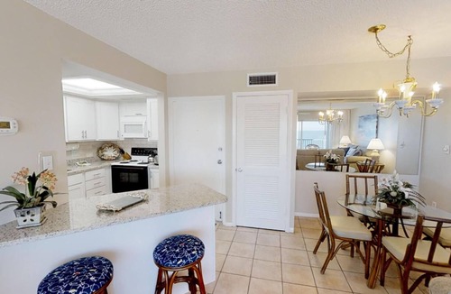 Siesta Key Condo | Siesta Key 5th Floor Center Front Condo on Crescent Beach 180' Panoramic Views