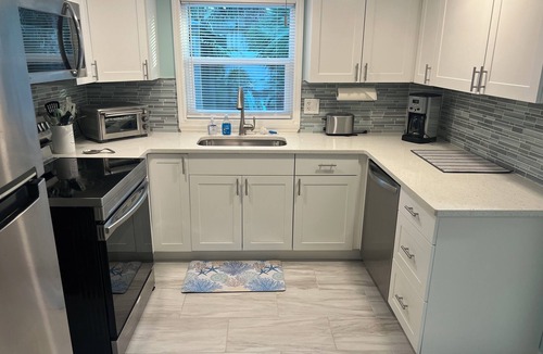 Siesta Key Cottage | Siesta Key cottage in the village , 3 blocks to beach, Large private heated pool