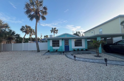 Siesta Key Cottage | Siesta Key cottage in the village , 3 blocks to beach, Large private heated pool