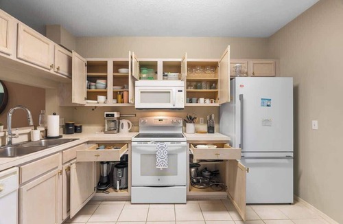 Sabal Harbour House | Sleeping 8 2BR w/King Bed Pool & Tennis Bradenton