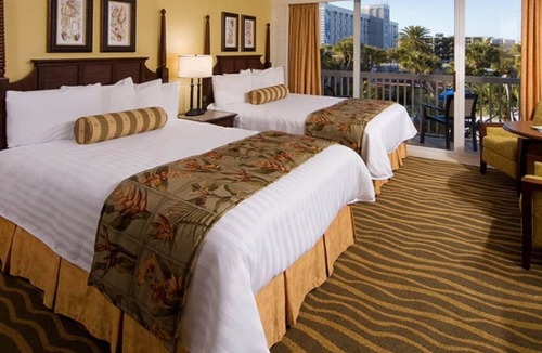 St. Pete Beach Resort | Sleeps 16! 3 Family-Friendly Units, Pool, Beach, Parking, Adventure