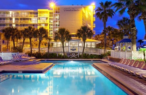 St. Pete Beach Resort | Sleeps 16! 3 Family-Friendly Units, Pool, Beach, Parking, Adventure