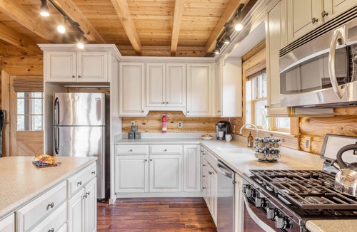 Asheville Cabin | Sleeps 20 | Grand Mountain Lodge Hot Tub + Sauna + Views | Mountain View Lodge