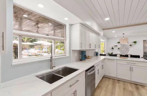 Bradenton House | Sleeps 26! 2+ Acre Luxury Estate 9 min to Beach!