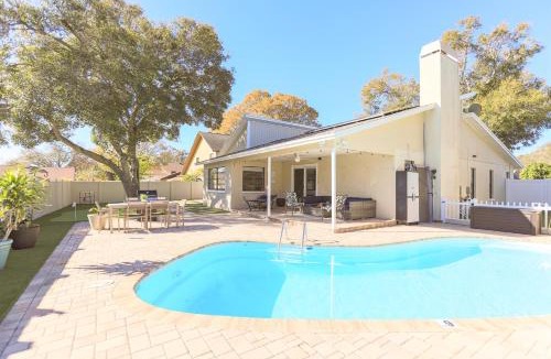 Largo House | Snook Haven - Hot Tub, Pool, Minigolf, Dog Space