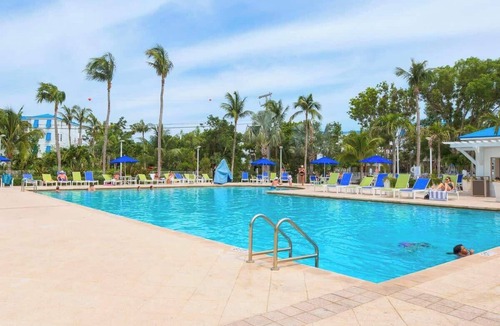 Tavernier Condo | Snorkel Legendary Reefs - Relax Poolside | OP 2315