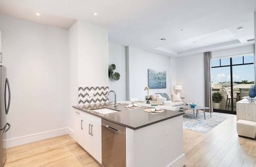 Old Naples Condo | SOCE FLATS 306 - Brand New Olde Naples Condo Steps to 5th Ave S!