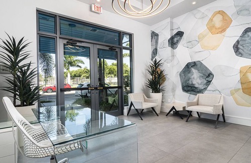 Old Naples Condo | SOCE FLATS 308 - New Olde Naples Condo Steps to 5th Ave S!